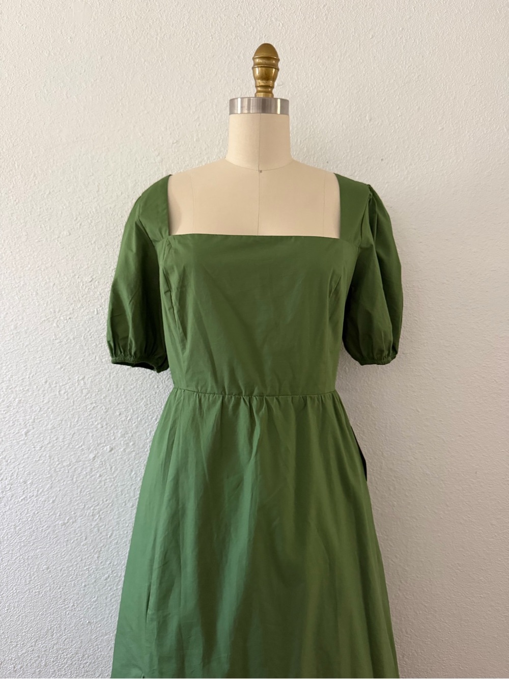 Olive Green Puff-Sleeve Midi Dress - Picture 6 of 8